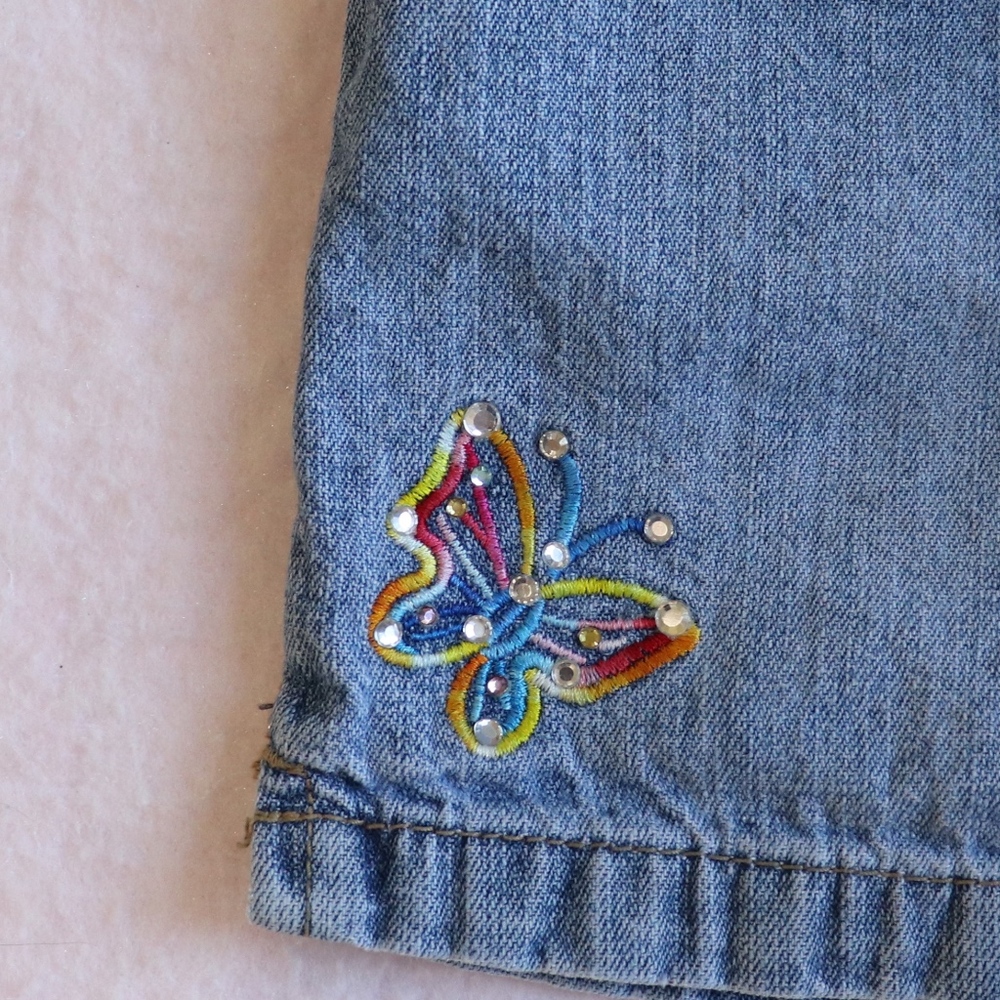 ARIZONA JEAN CO. DENIM SHORTS W EMBROIDERED PRINT - Picture 3 of 8
